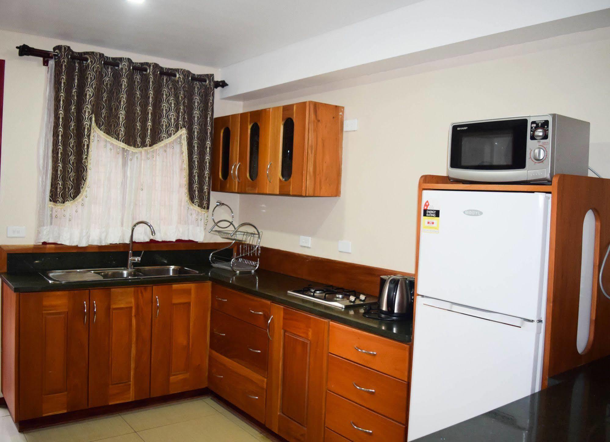อัล-มินฮาจ เซอร์วิซ อพาร์ตเมนต์ Apartment นาดี ภายนอก รูปภาพ
